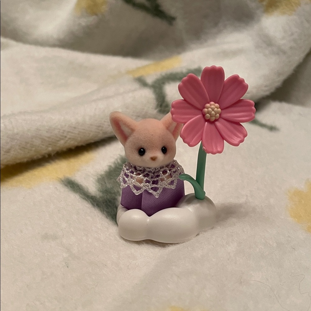 Calico Critters Blooming Baby Friends Series Blind Bag